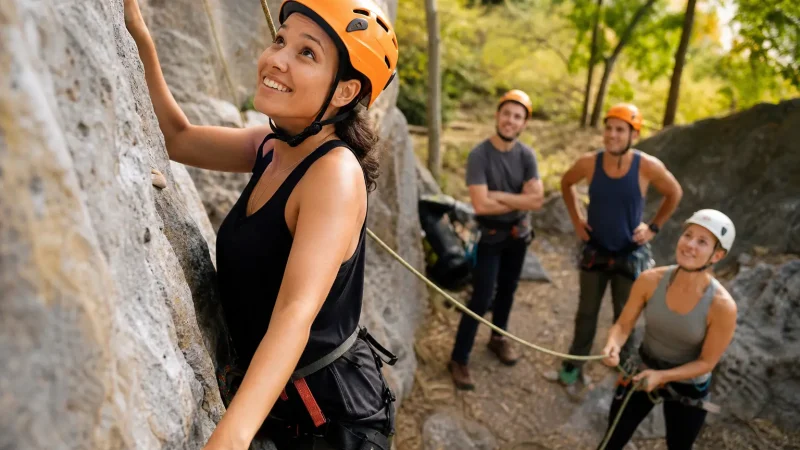 Initiation à l&rsquo;escalade en équipe : le team building qui pousse chacun hors de sa zone de confort